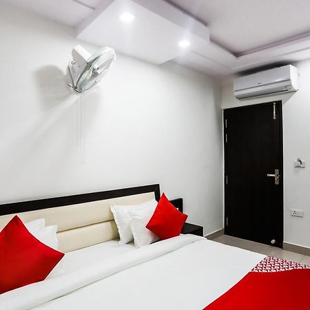 Oyo Hotel New Geetanjali Near Gautam Buddha Park Lakhnau Kültér fotó