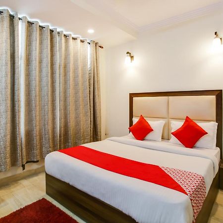 Oyo Hotel New Geetanjali Near Gautam Buddha Park Lakhnau Kültér fotó