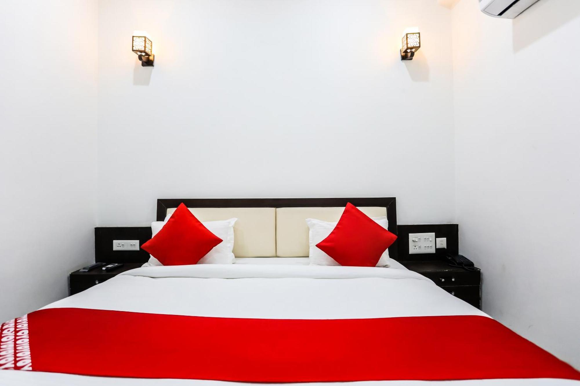 Oyo Hotel New Geetanjali Near Gautam Buddha Park Lakhnau Kültér fotó