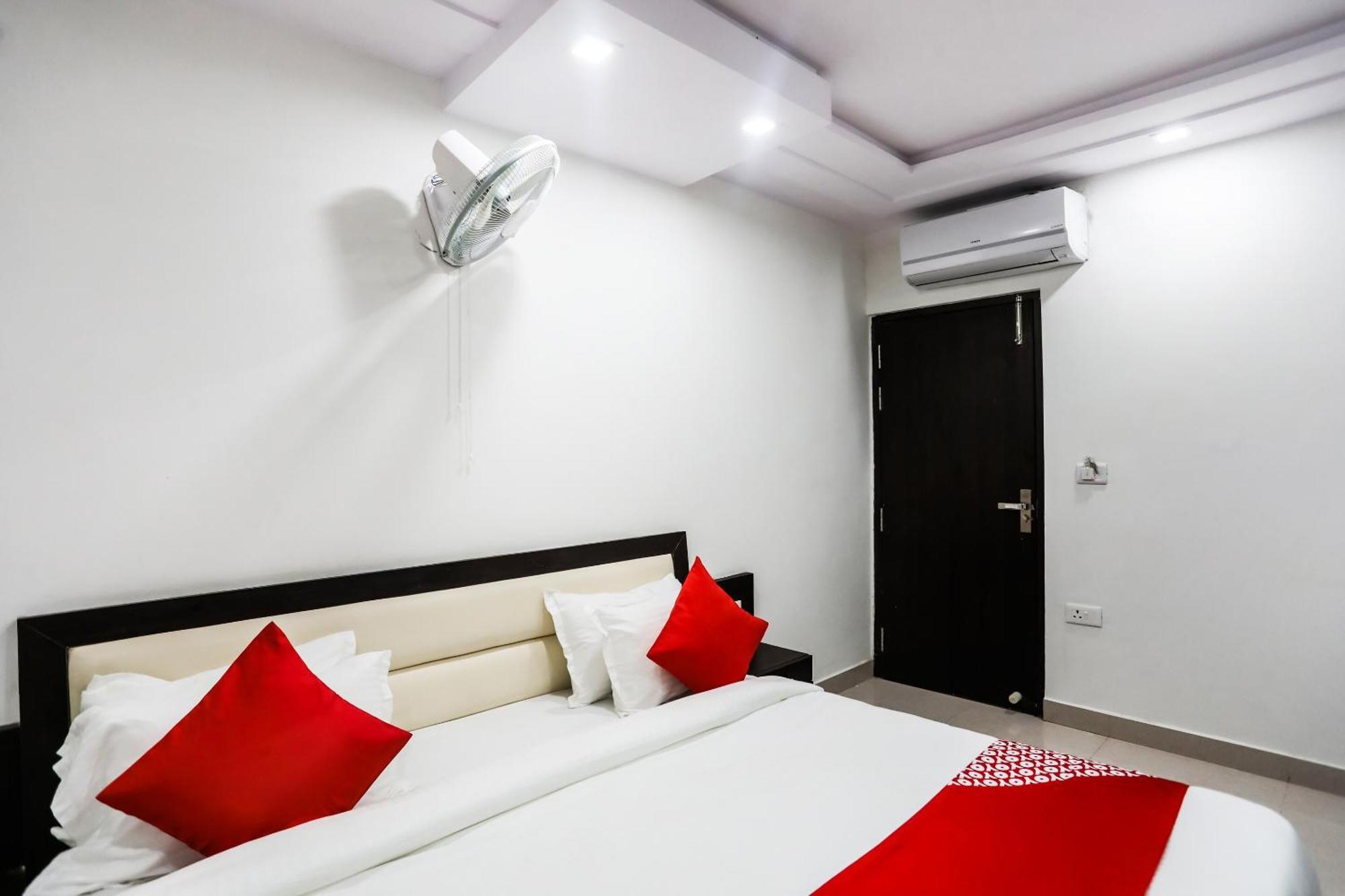 Oyo Hotel New Geetanjali Near Gautam Buddha Park Lakhnau Kültér fotó