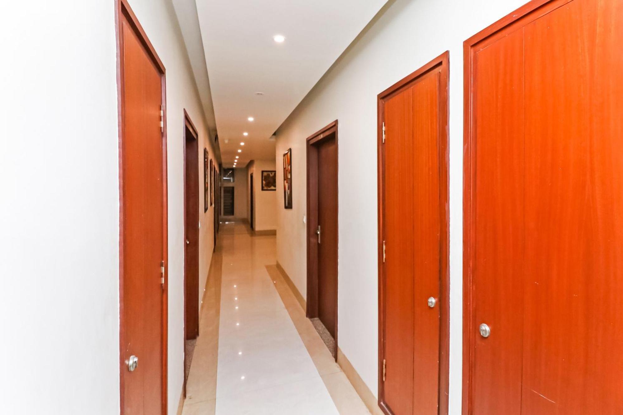 Oyo Hotel New Geetanjali Near Gautam Buddha Park Lakhnau Kültér fotó